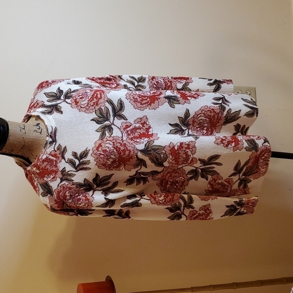 Show Me Your Mumu Floral oversized sweater size XS - Picture 2 of 11